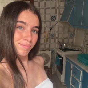 Edurne, Babysitter in Benifairó de la Valldigna