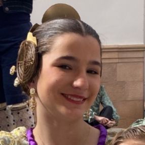 Daniela, Niñera o canguro en Utiel