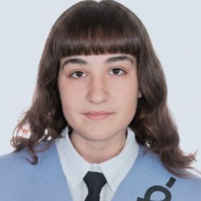 Laura, Niñera o canguro en Los Villares