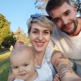 Elena, Familia en Móstoles