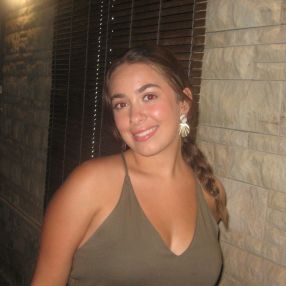 Núria, Babysitter in Agullent