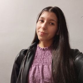 Jihane, Niñera o canguro en Altura