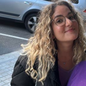 Anna Pia, Niñera o canguro en Monzón