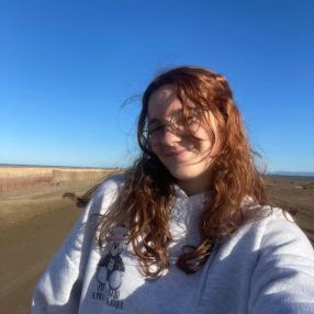 Anna, Niñera o canguro en Anglès