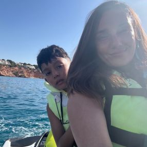 Rakshya, Familia en Calvià