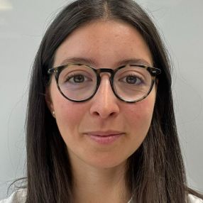 Livia, Babysitter in León