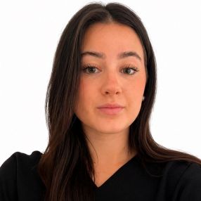Laia, Niñera o canguro en Fuenterrabía