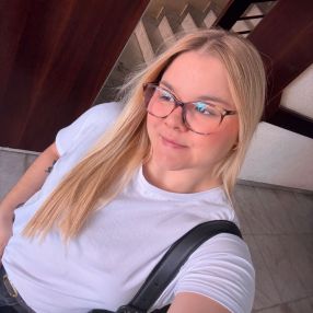 Mireia, Babysitter in Olot