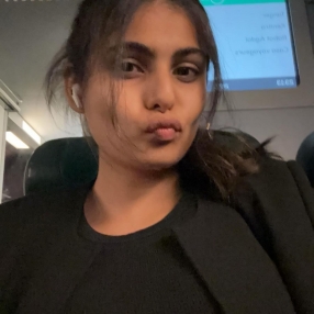 Sherine, Niñera o canguro en El Espinar