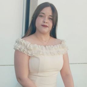 Daniela, Niñera o canguro en Torre-romeu