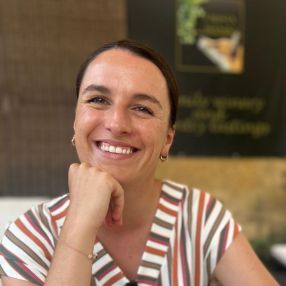 Irene, Niñera o canguro en Negreira