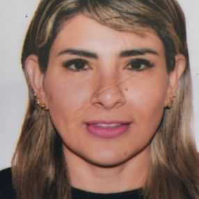 GIULIANA, Babysitter in Nigrán