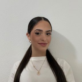 Nuria, Babysitter in Valencina de la Concepción