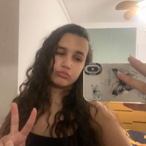 Nour, Babysitter in Villanueva de la Torre