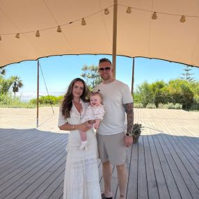 Julie, Familia en Marbella