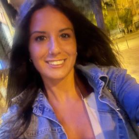 Laura, Niñera o canguro en Huesca