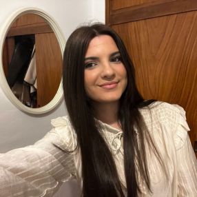 Claudia, Niñera o canguro en Pilas