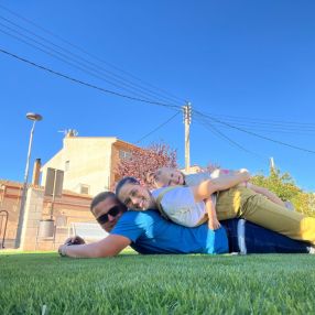 Oana, Familia en Monzón