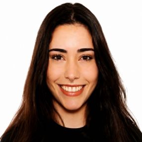 Oihane, Babysitter in La Coruña