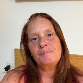 Karen Celuane, Babysitter in Santa Comba