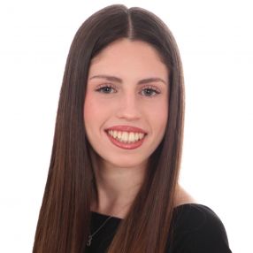 Carlota, Niñera o canguro en Baiona