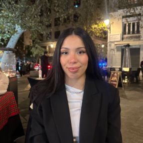 Camila, Niñera o canguro en Paiporta