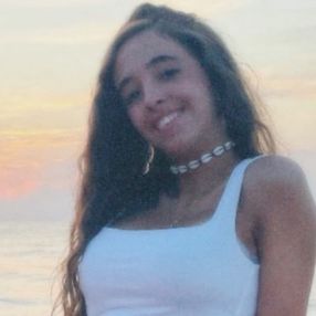 Paula, Niñera o canguro en Alegría