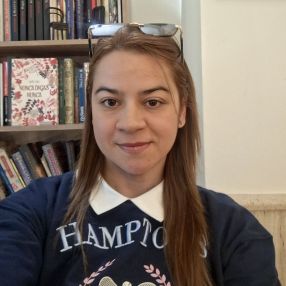 Alejandra, Niñera o canguro en Los Alcázares