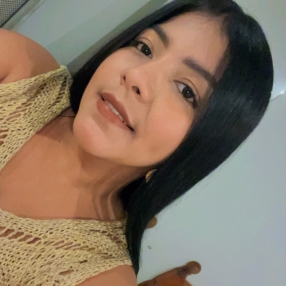 Alanis, Niñera o canguro en Zumaya