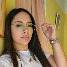 Selena, Niñera o canguro en Gáldar