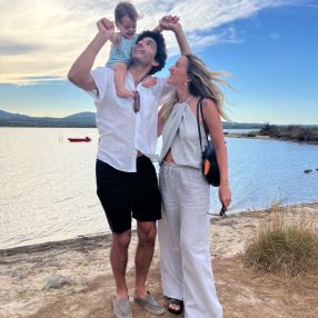Oli, Family in Barcelona
