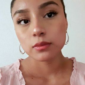 Valeria, Niñera o canguro en Albatera