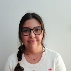Ana Catarina, Niñera o canguro en Cangas