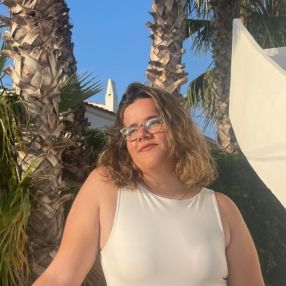 Sara, Niñera o canguro en Recas