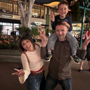 Janey, Family in San Sebastián