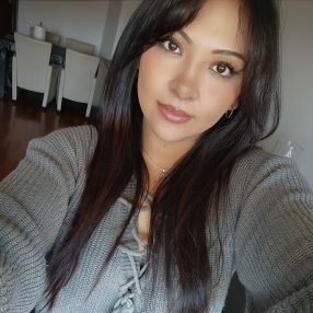 Leslie Nayra, Babysitter in Martorell