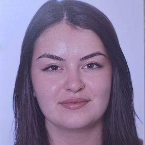Yvelin, Niñera o canguro en Vecindario