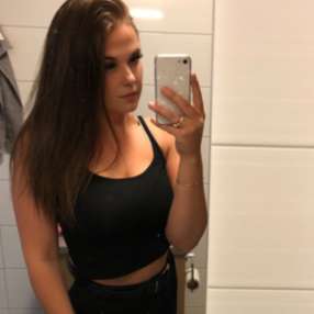 Karoliina, Babysitter in Ylämylly