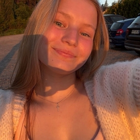Ellen, Lastenhoitaja kaupungissa Parainen