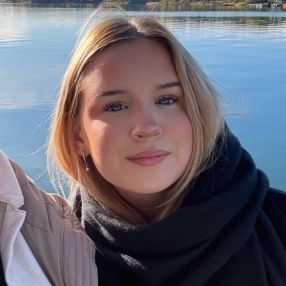 Enni, Lastenhoitaja kaupungissa Klaukkala