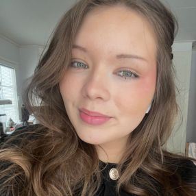 Emilia, Lastenhoitaja kaupungissa Mustasaari