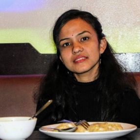 Manisha, Lastenhoitaja kaupungissa Porvoo