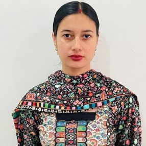 KOMALPREET, Lastenhoitaja kaupungissa Lohja