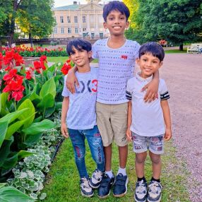 Tharika, Family in Pori