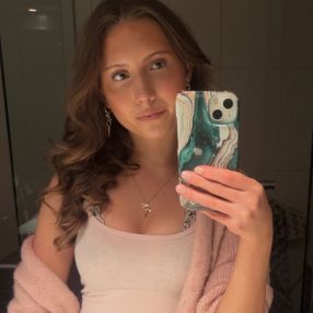 Ella, Babysitter in Lempäälä