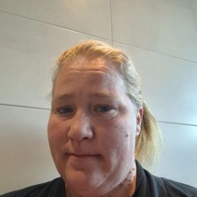 Anne, Lastenhoitaja kaupungissa Savikulma