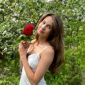 Hilla, Lastenhoitaja kaupungissa Nurmijärvi