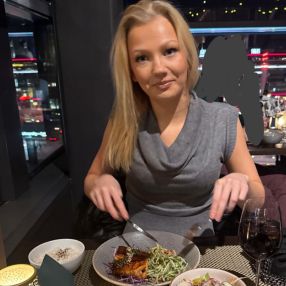 Evelin, Lastenhoitaja kaupungissa Kuhmo