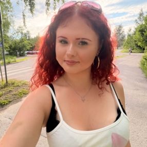 Minni, Lastenhoitaja kaupungissa Klaukkala