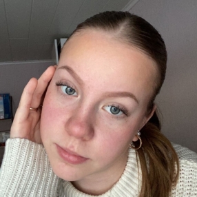 Alisa, Lastenhoitaja kaupungissa Kannus